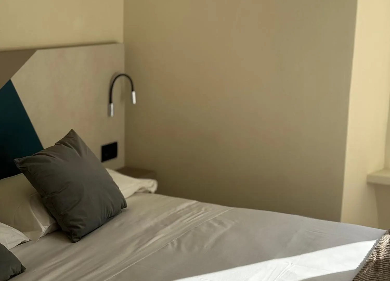 Honeycomb Guesthouse 로마 아파트