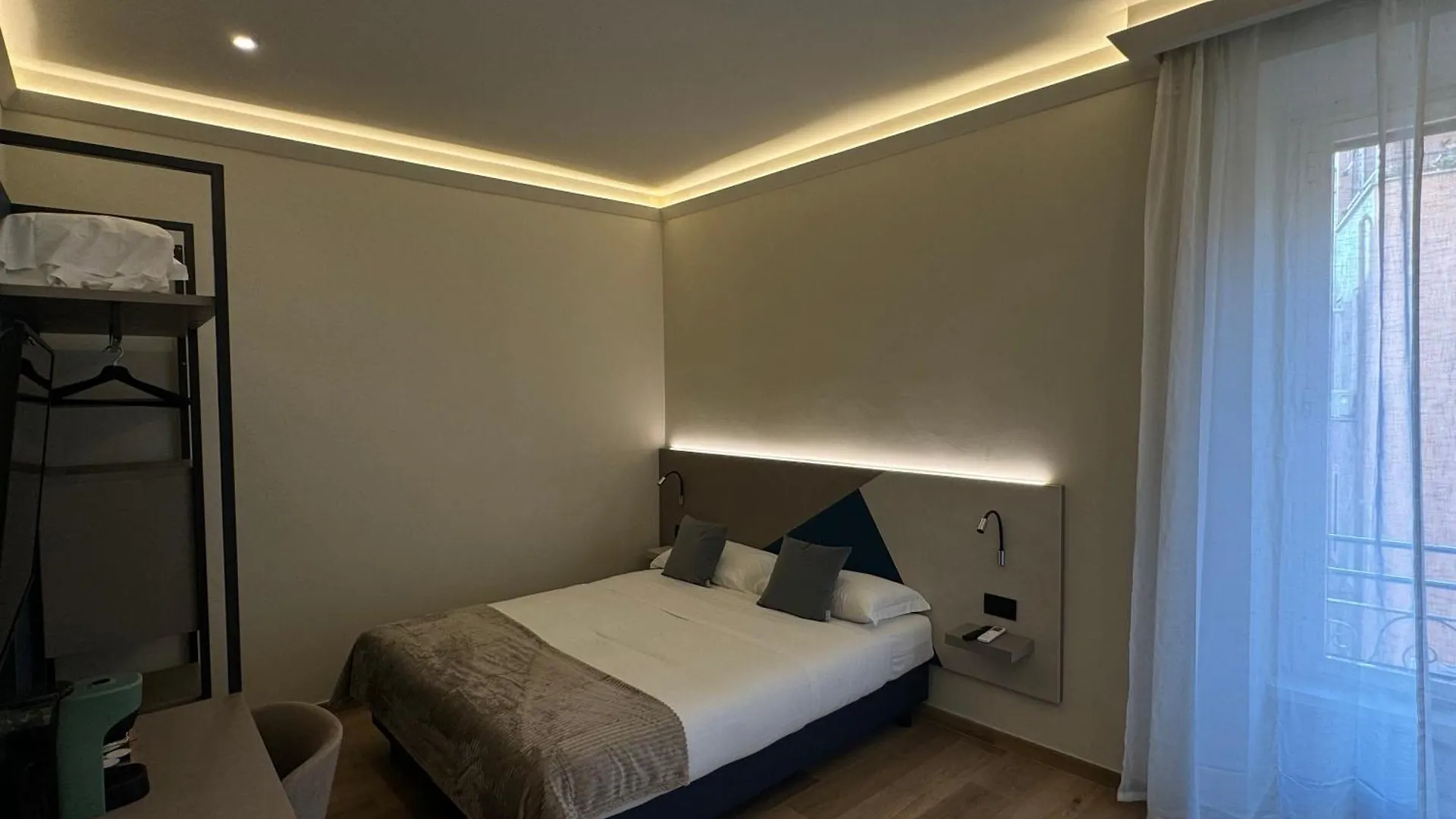 Honeycomb Guesthouse 로마 0*,
