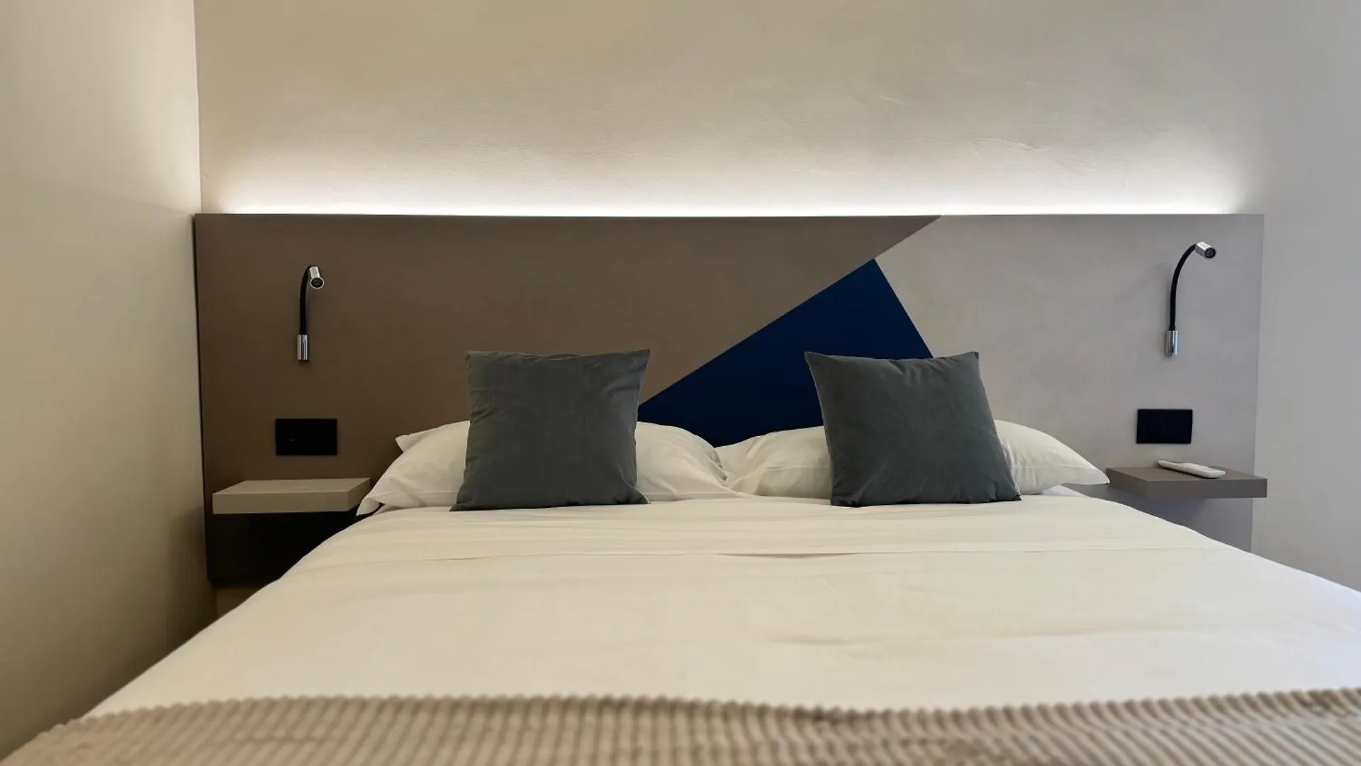 Honeycomb Guesthouse 로마 아파트
