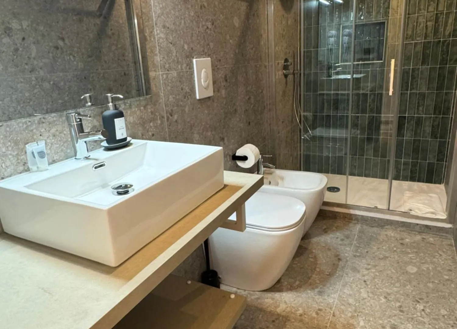아파트 Honeycomb Guesthouse 로마