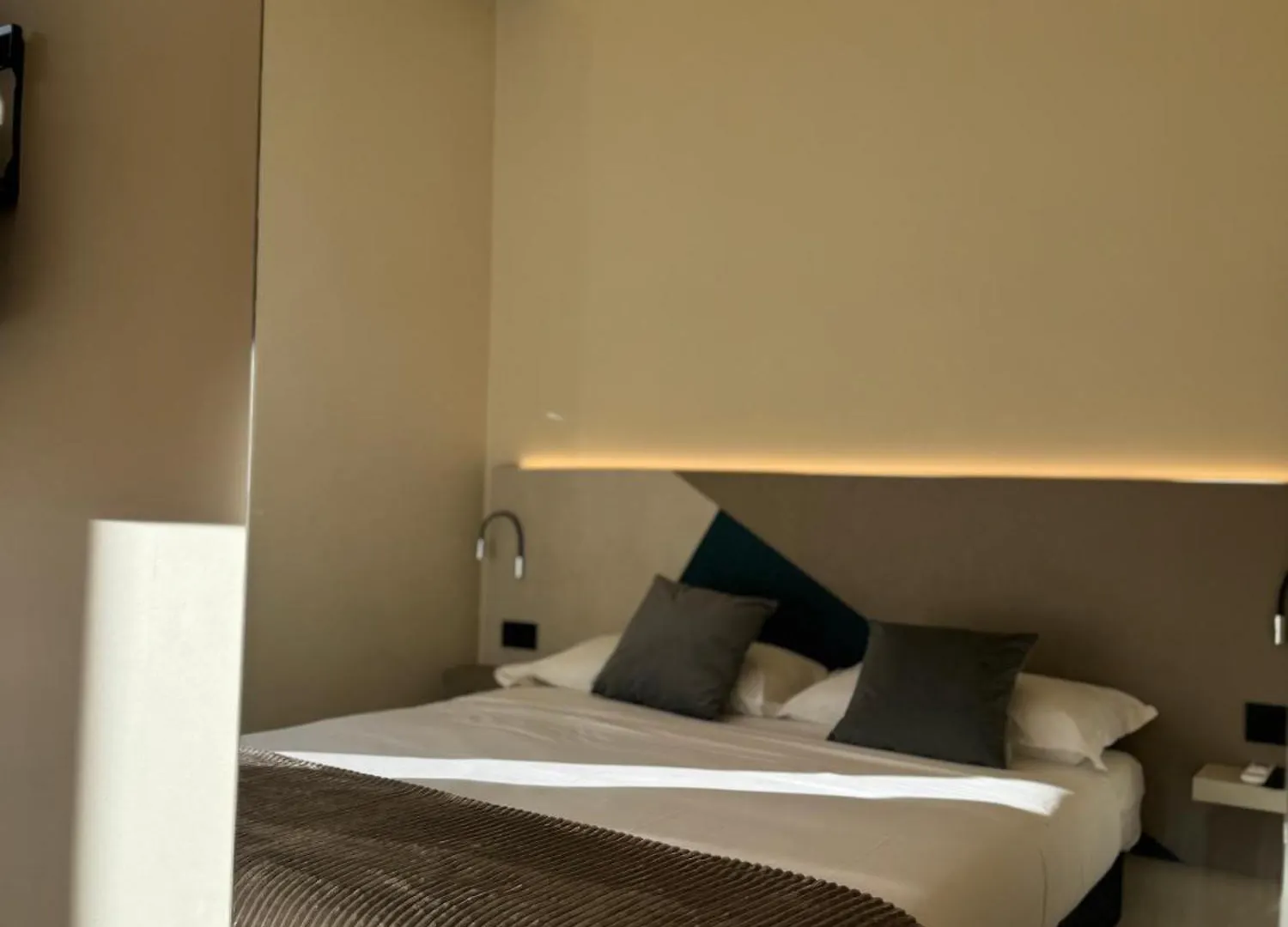 Honeycomb Guesthouse 로마 0*,