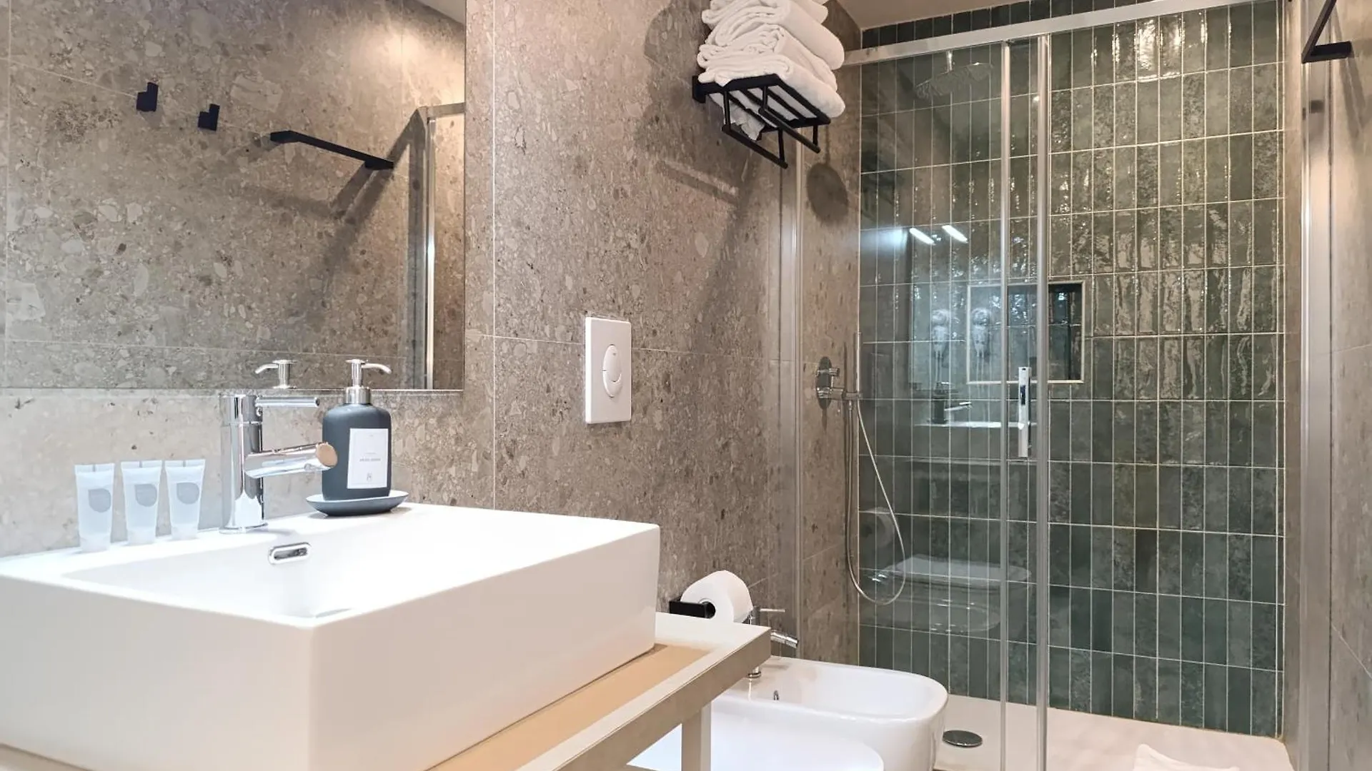 Honeycomb Guesthouse Rome Apartment