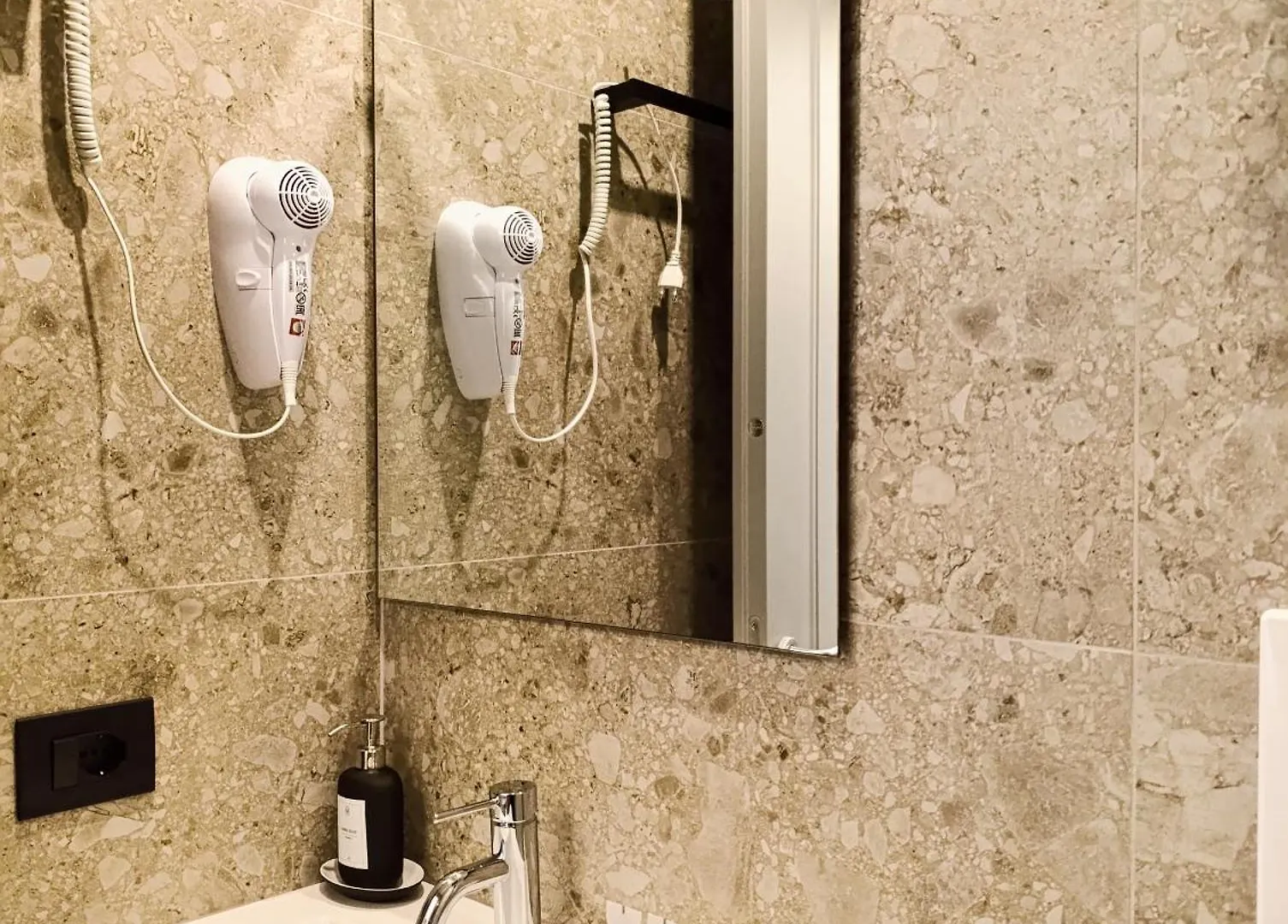 Honeycomb Guesthouse Rome Apartment